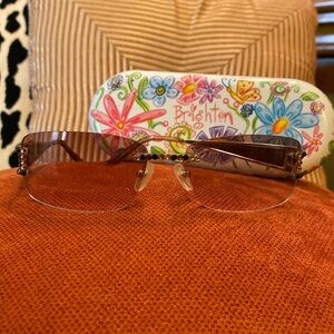 Brighton rectangle graduated brown lens, rimless frame sunglasses.